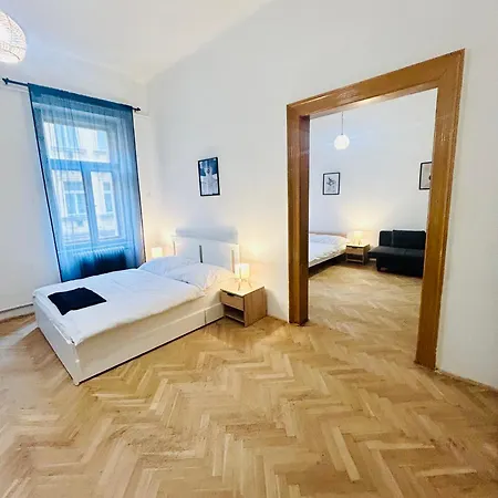 Apartment Retro Style In Centrum Andel